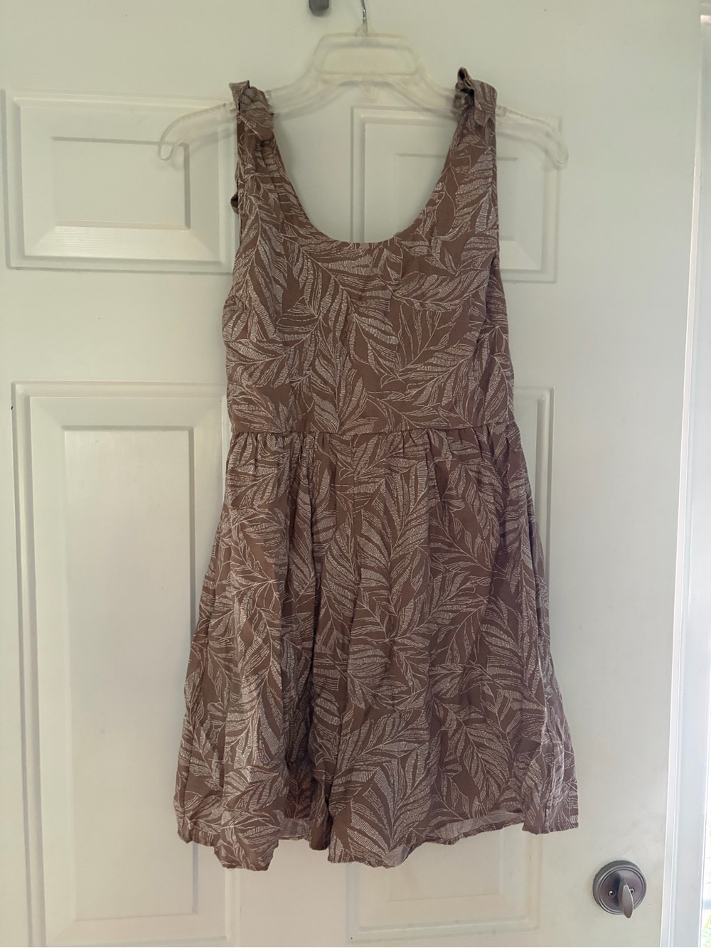 Lizard Thicket Leaf-Print Sleeveless Romper